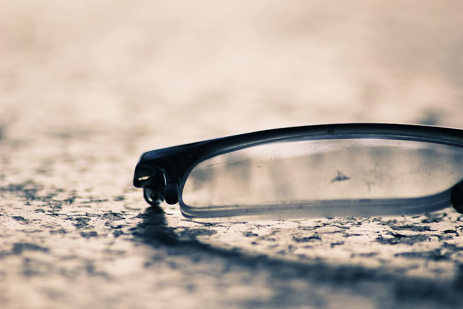 eyeglasses, frames, objects, selective focus, close-up, single object, nature, day, reflection, glasses
