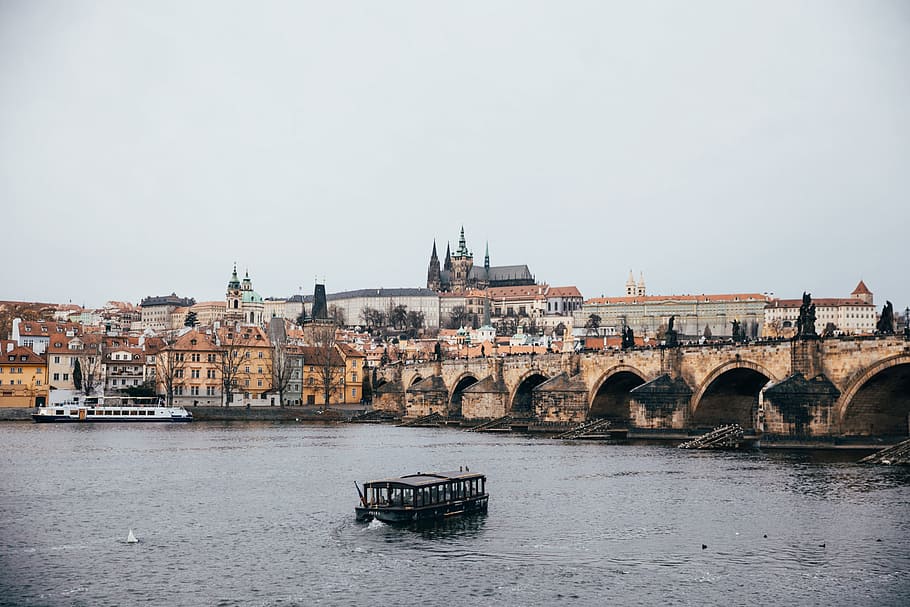 Vista panorámica, río Vitava, República Checa, paisaje urbano, fondo, arquitectura, puente, castillo, cúpula, Europa