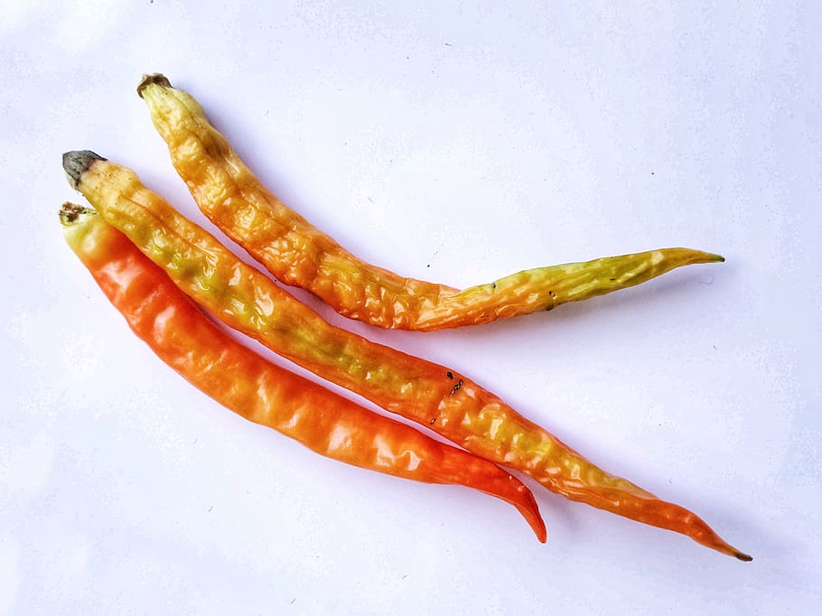 group, ripening, peppers, isolated, white, background, pepper, bunch, capsicum, cayenne