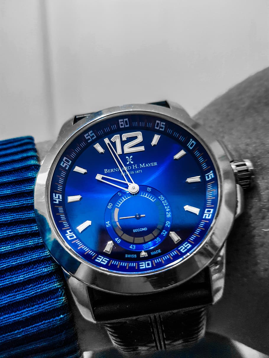 jam tangan, swiss made, swiss watches, qnet, close-up, di dalam ruangan, akurasi, arloji, angka, biru