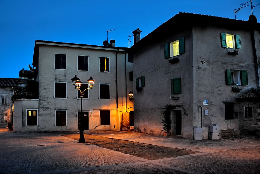 night, city, replacement lamp, grado, italy, alley, street, pavement, light, the centre of