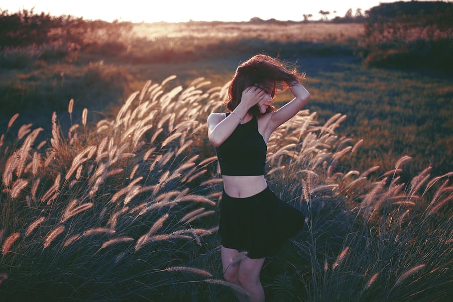 grass, outdoor, field, sunset, sunrise, people, girl, alone, beauty, fashion