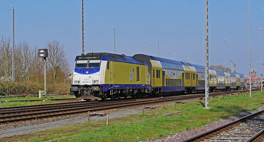 regional-express, railway, private railway, star, metronome, diesel locomotive, br246, br 246, hbf, cuxhaven