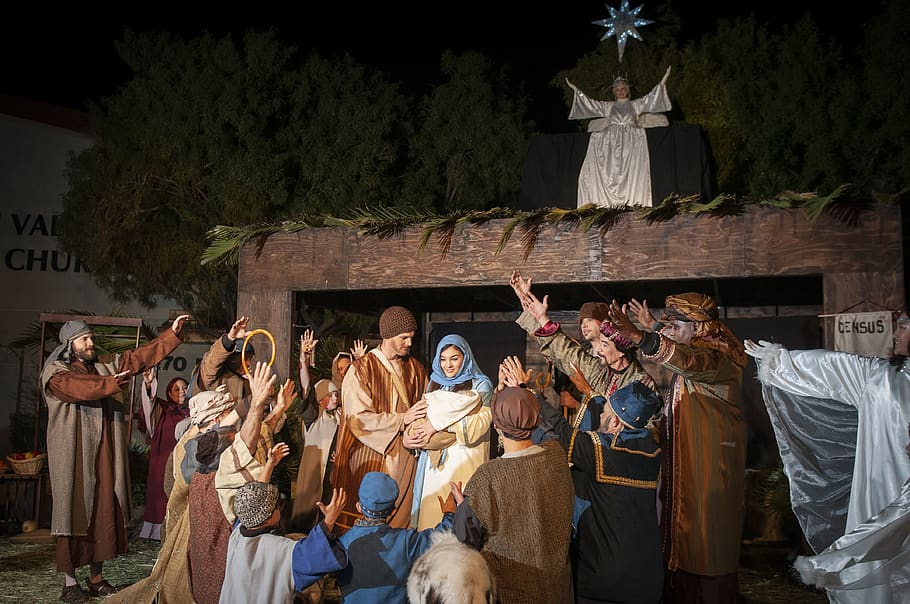 living nativity, nativity, creche, christmas, baby jesus, real people, group of people, art and craft, women, representation