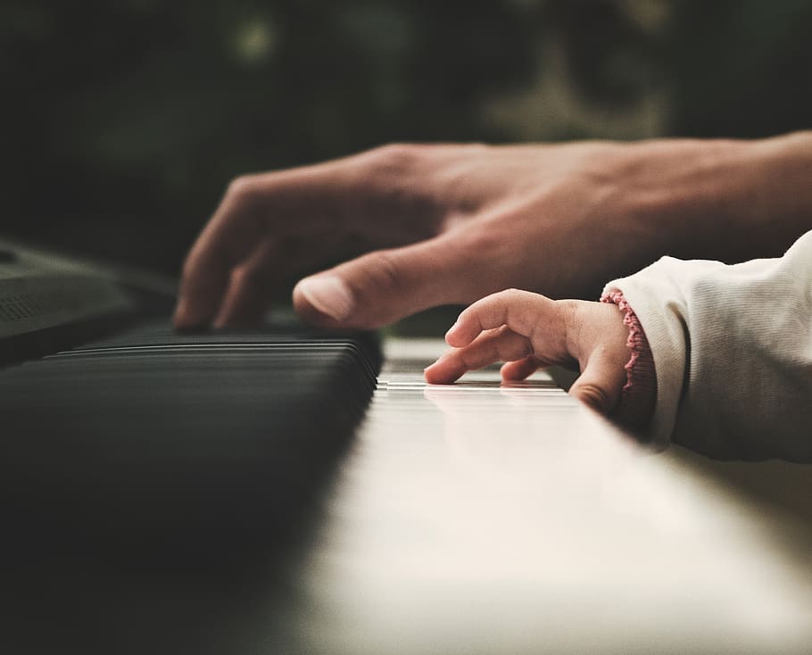piano, teclado, instrumento, musical, músico, pianista, gente, humano, bebé, mano humana
