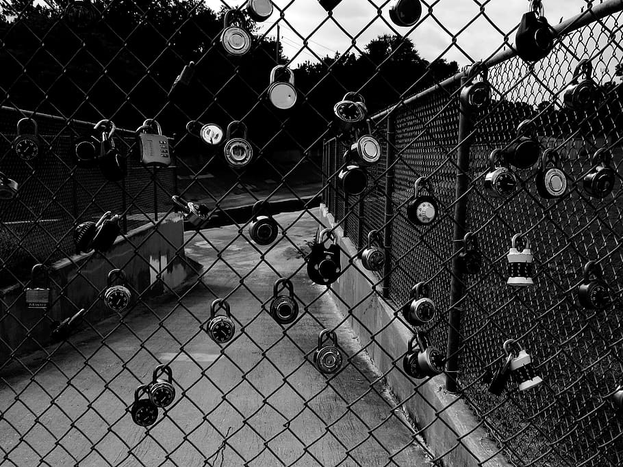 pagar, kunci, sekolah, hitam dan putih, rantai, halaman, pagar rantai, batas, logam, penghalang