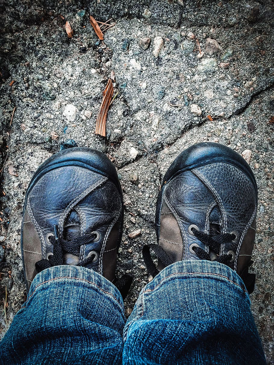feet, walk, journey, pilgrim, path, shoes, jeans, destination, crack, footsteps