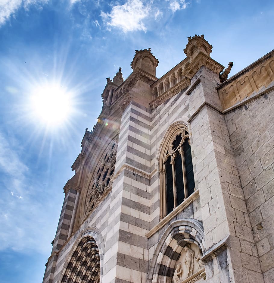 dinges-les-bains, provence, france, south of france, southern france, europe, architecture, gothic, church, eglise