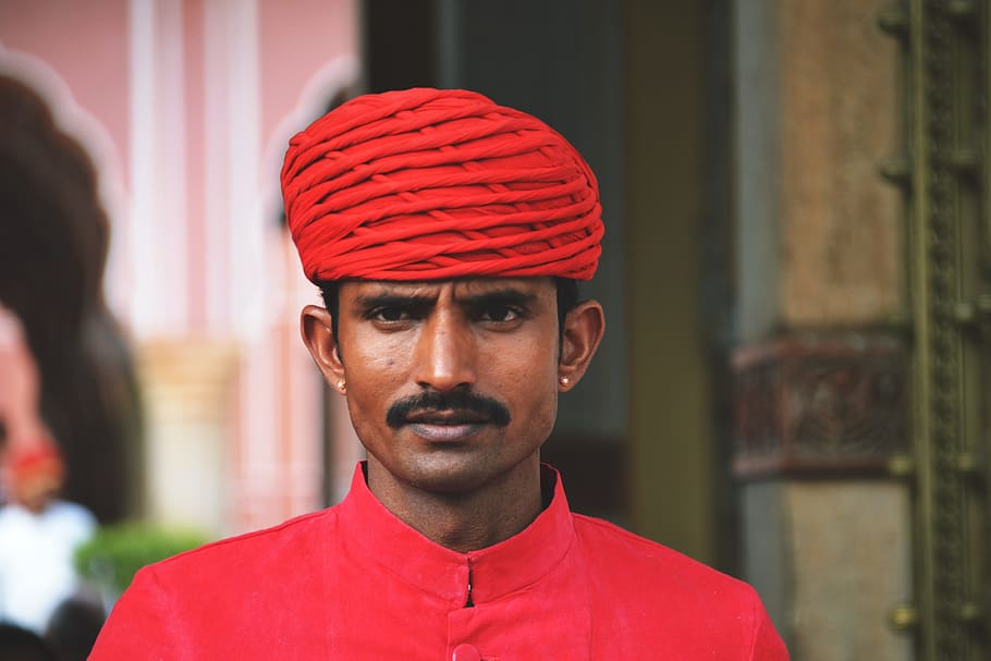 indiano com turbante, vários, Índia, indiano, tiro na cabeça, retrato, vermelho, adulto, adulto jovem, duas pessoas