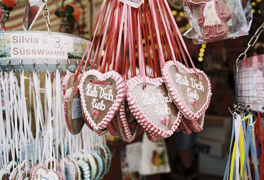 gingerbread heart, oktoberfest, folk festival, gingerbread, love, eat, colorful, fair, year market, heart
