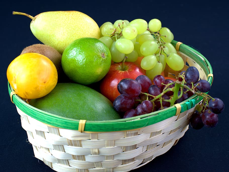 frutas, fruta, canasta de frutas, vitaminas, uvas, nutrición, saludable, fresco, maduro, dulce