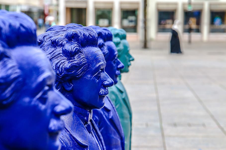 Albert Einstein, Ulm, escultura, exposición, físico, busto, Plaza de la catedral, arte, Catedral de Ulm, azul