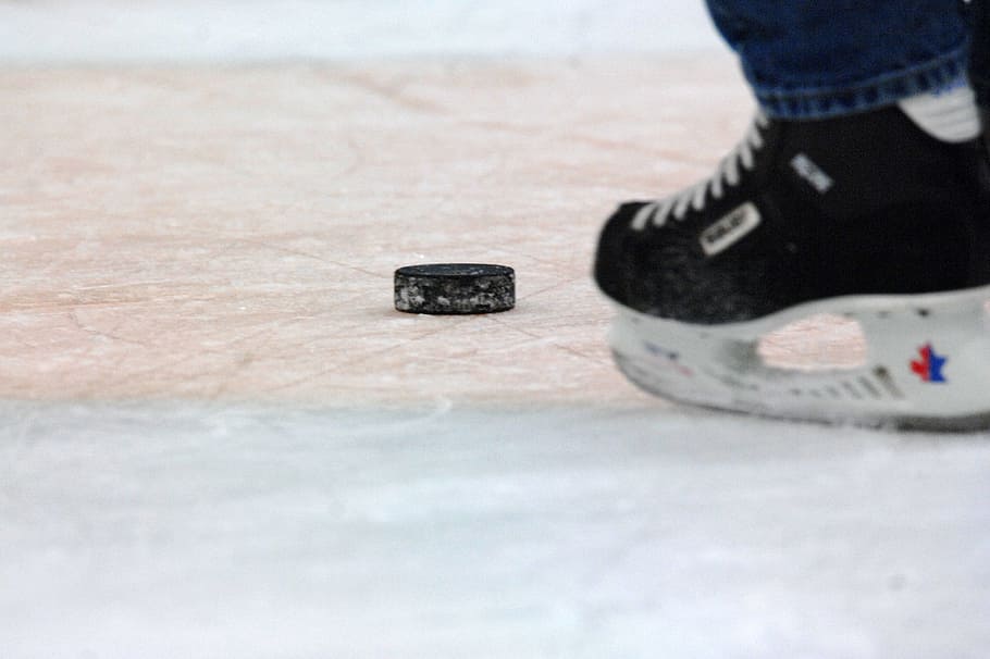 ice, hockey, sport, activity, thrill, fitness, puck, human body part, body part, low section