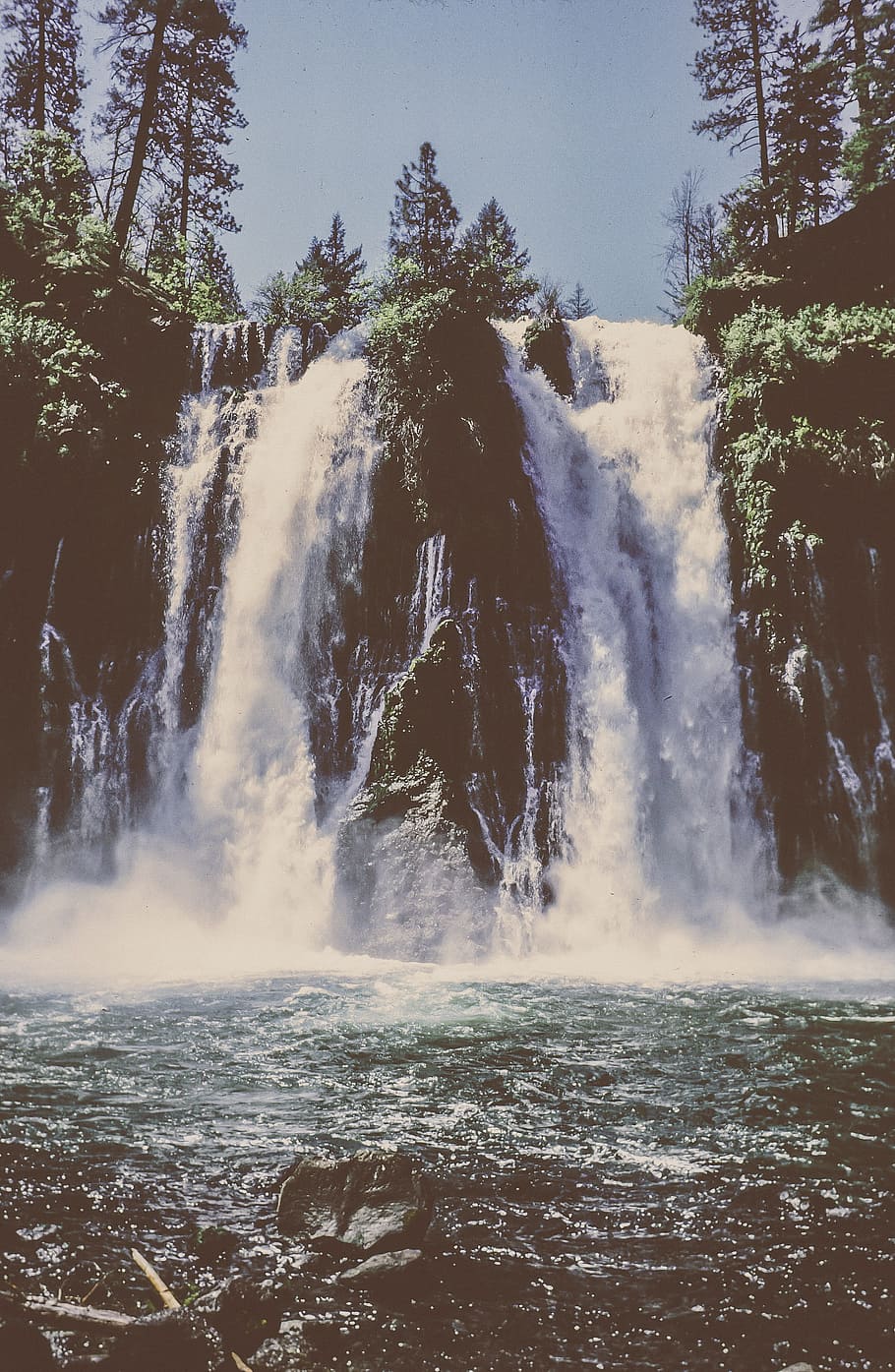 baixo, vista de ângulo, cachoeira, cascata, bela, cair, corrente, verde, lago, parque