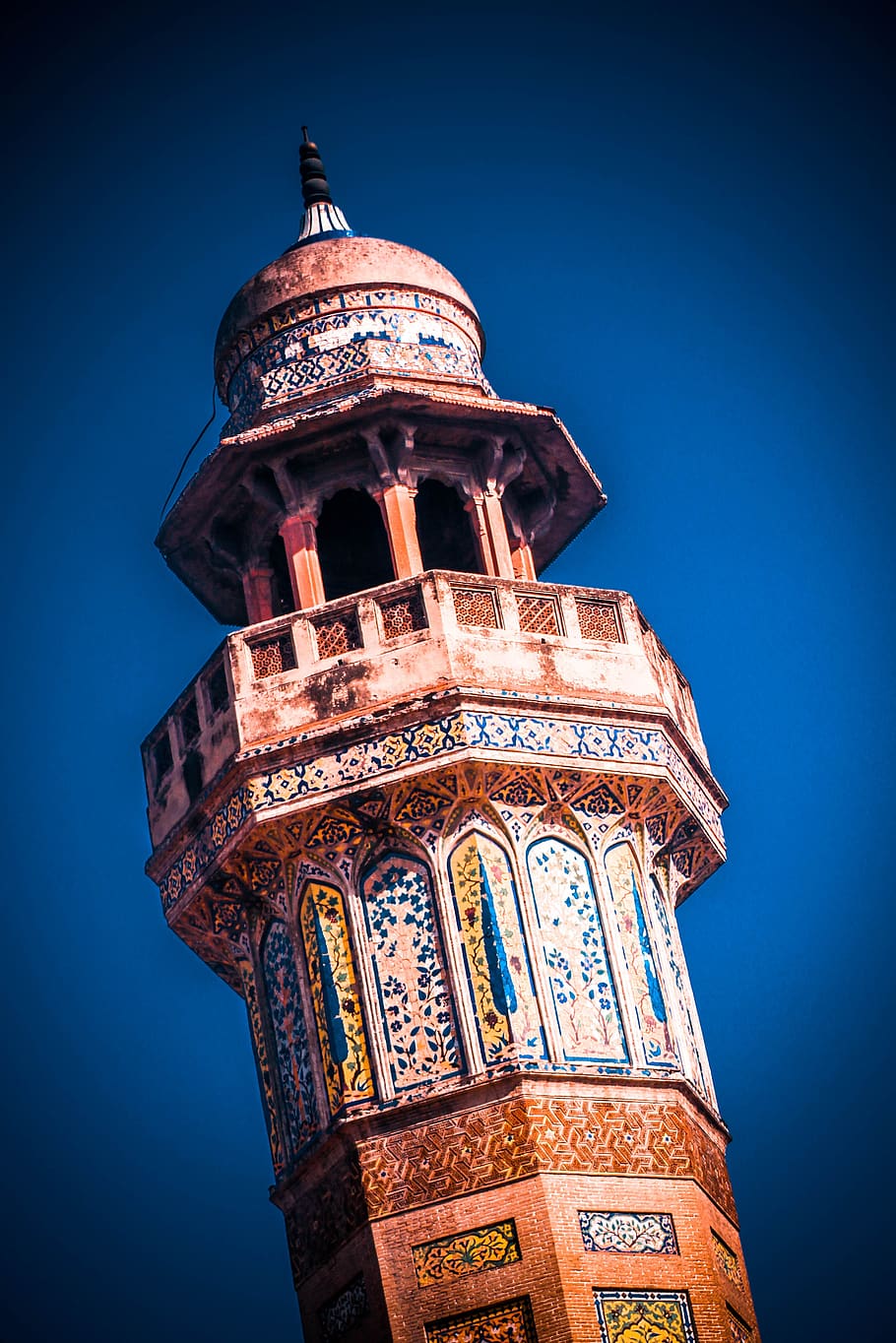 Wazir Khan, Lahore, mezquita, Pakistán, edificios antiguos, arquitectura, estructura construida, azul, vista de ángulo bajo, exterior del edificio