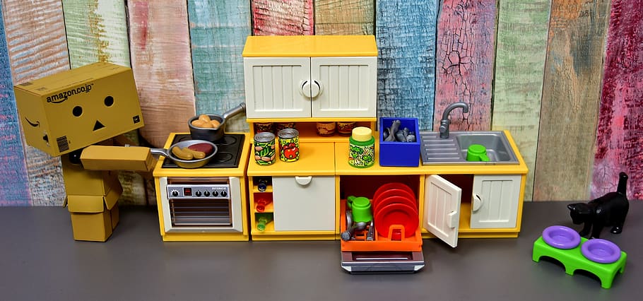 danbo, figure, kitchen, house work, multi colored, indoors, technology, toy, representation, still life