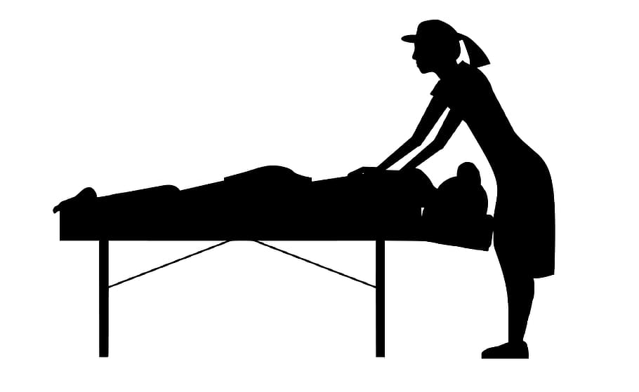 massagista, trabalhando, cliente, mesa., silhueta., massagem terapêutica, relaxar, silhueta, fisioterapia, saúde