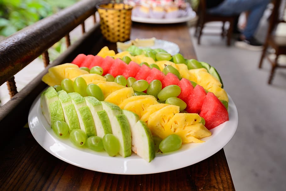 buah, makanan, piring, anggur, semangka, buah jambu biji, nanas, makanan dan minuman, makanan sehat, kesegaran