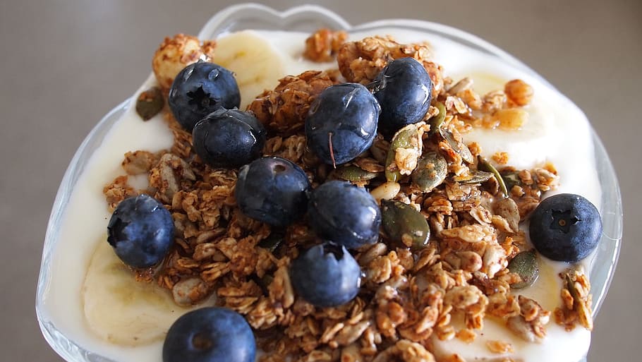 yogurt, granola, blueberries, fruit, parfait, breakfast, food, healthy, food and drink, healthy eating