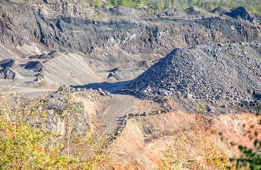 industry, lava, mining, lava removal, pumice removal, pumice, pumice stone, lava gravel, stone hill, kieswerk