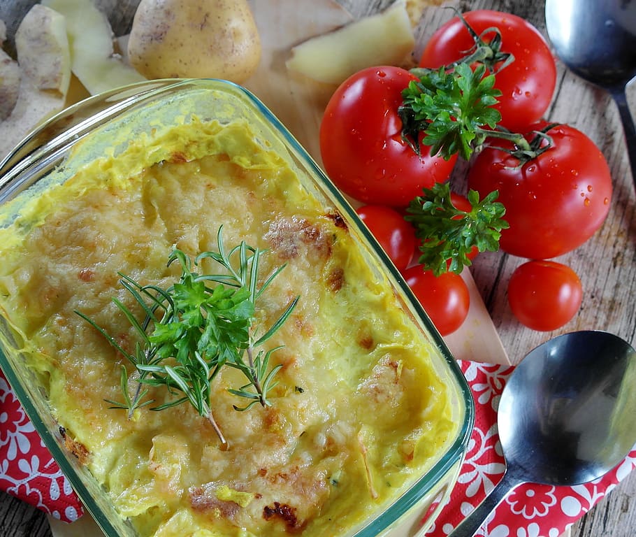 potato casserole, potato gratin, gratin, casserole, potatoes, delicious, tomatoes, meal, cook, eat
