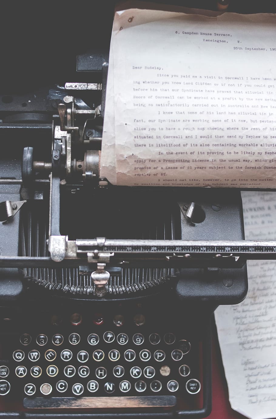 carta, máquina de escribir, vintage, tipografía, comunicación, máquina de escribir antigua, tradicional, máquina de escribir vintage, primer plano, maquinaria
