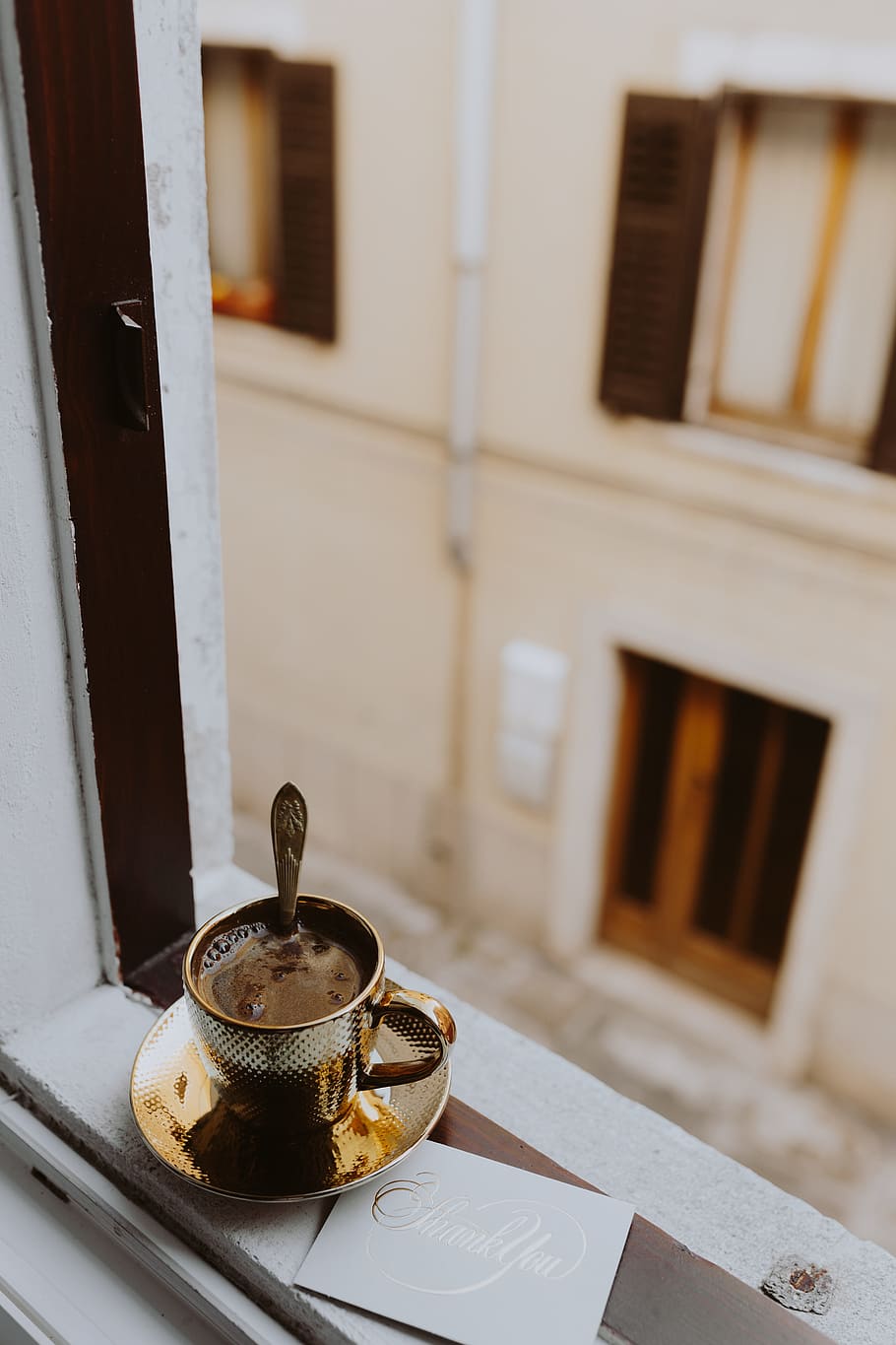 minum kopi, emas, piala, jendela, kopi, piala emas, pagi, slovenia, isola, kopi hitam