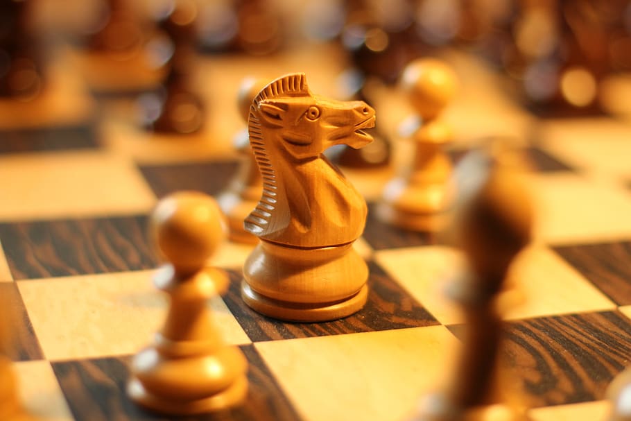 chess, springer, chess piece, holzfigur, board game, game, leisure games, chess board, strategy, relaxation