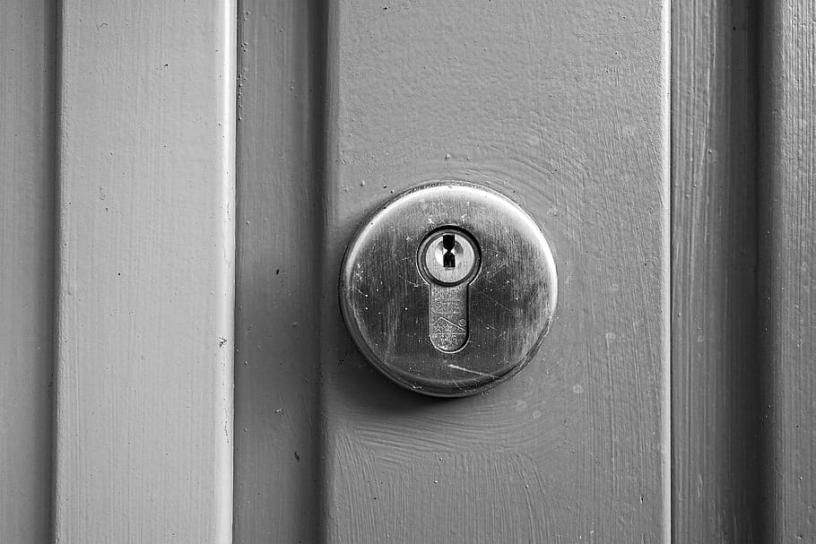 lock, pin tumbler lock, yale lock, cylinder lock, keyhole, door, access, security, safety, metal