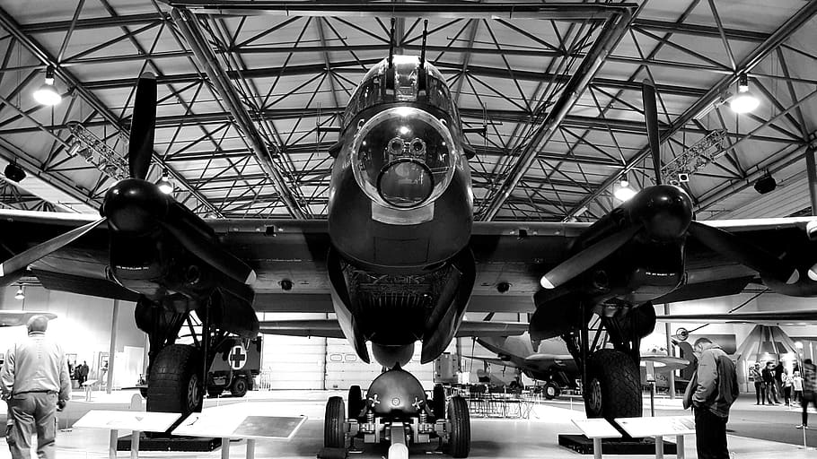 lancaster, bombardero, museo, avión, ww2, patrimonio, aviación, histórico, militar, guerra