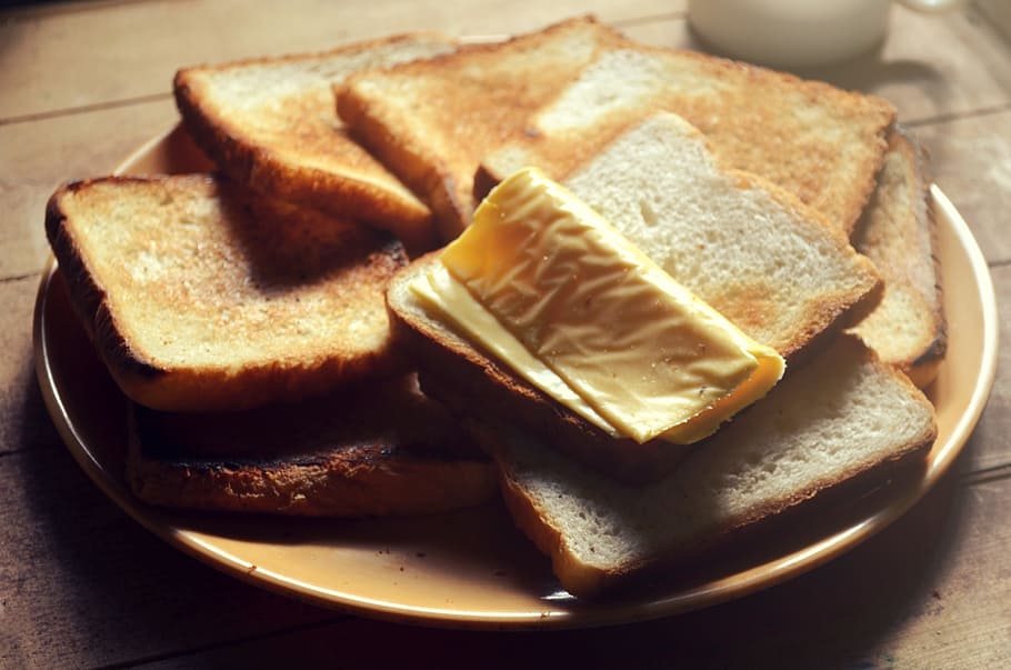 bread with cheese, bread, breakfast, cheese, food, food and drink, plate, toasted bread, slice, freshness