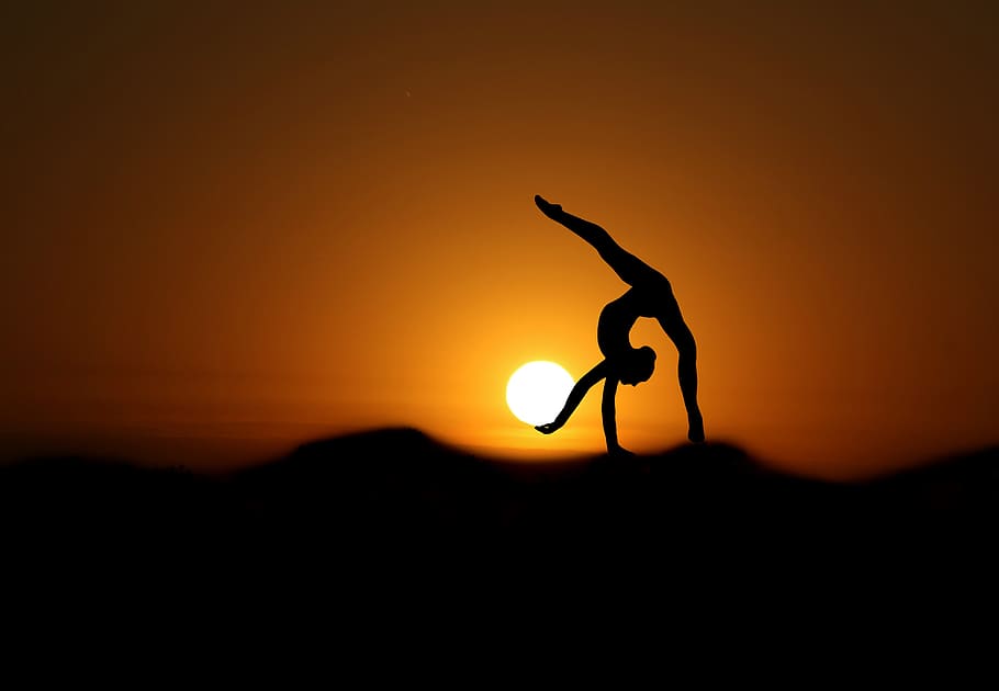 гимнастка, закат, силуэт, занятие спортом, женщина, йога, закат солнца, небо, оранжевый цвет, образ жизни