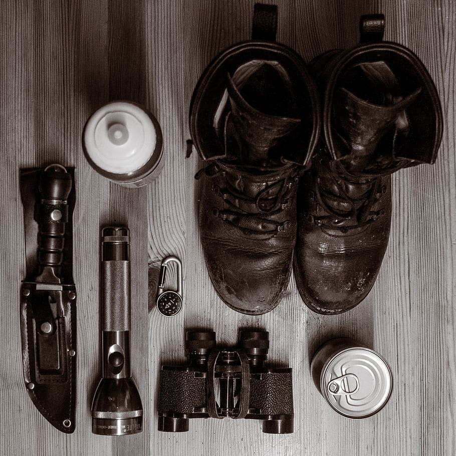 supervivencia, paquete, zapatos, botas, cuchillo, brújula, agua, linterna, binoculares, cocina típica