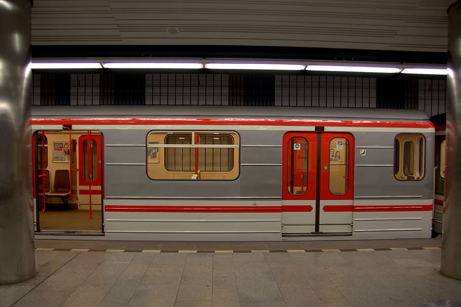 Praga, metro, arquitectura, plataforma, ciudad, parada, estación de metro, estación, transporte público, modo de transporte