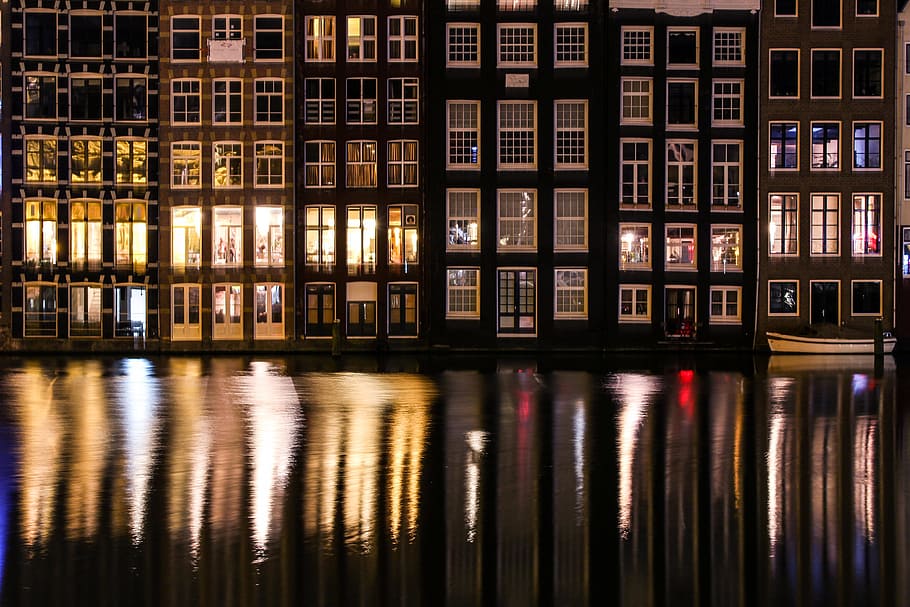 kanal di amsterdam, kota dan Perkotaan, amsterdam, bangunan, Wallpaper hD, holland, malam, refleksi, rak buku, buku