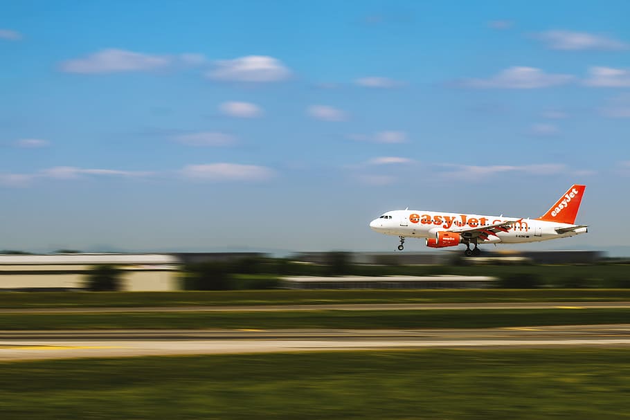 airplane, landing, airport, motion, air vehicle, transportation, mode of transportation, flying, blurred motion, sky