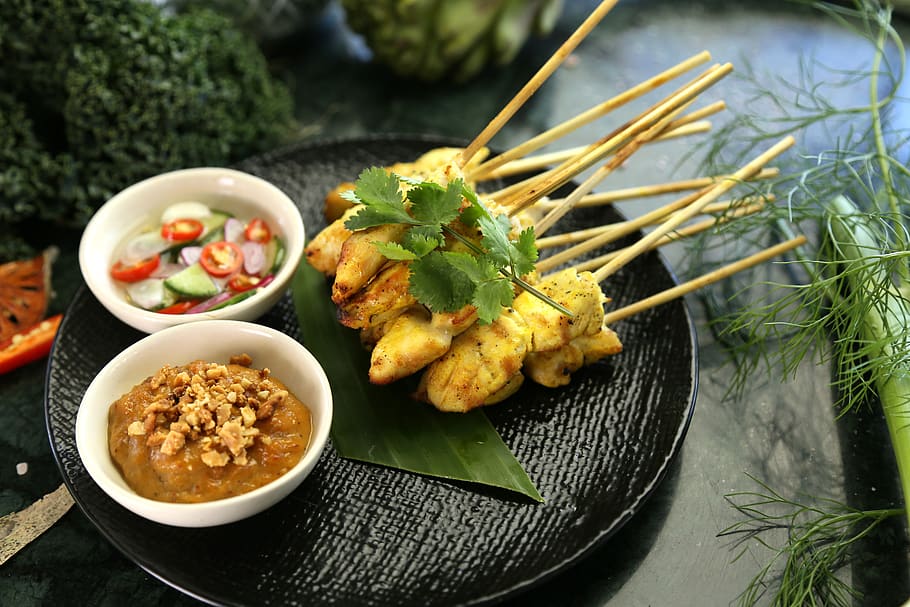 satay chicken, peanut sauce, thai food, thai snack, food, food and drink, freshness, ready-to-eat, healthy eating, bowl
