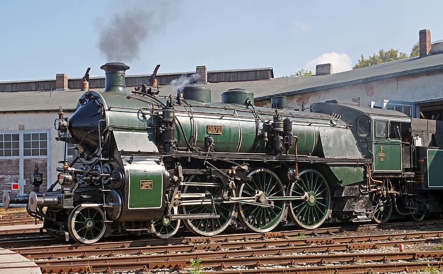 steam locomotive, museum, operational, under steam, bavarian s 3-6, br 18-4, bayerisch-green, railway, historically, nostalgia