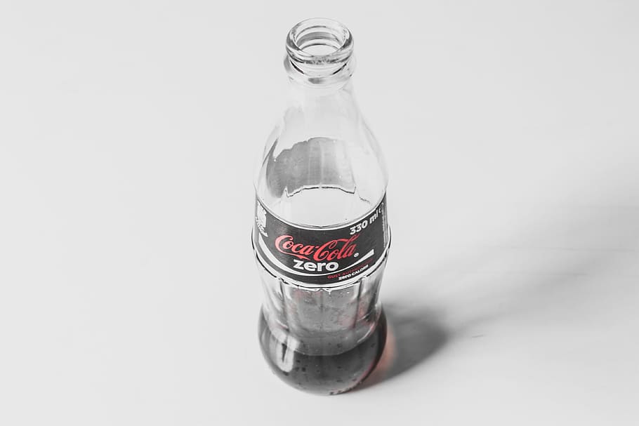 coca cola zero, bebidas, garrafa, coca cola, vazio, mínimo, minimalista, simples, simplista, tiro do estúdio