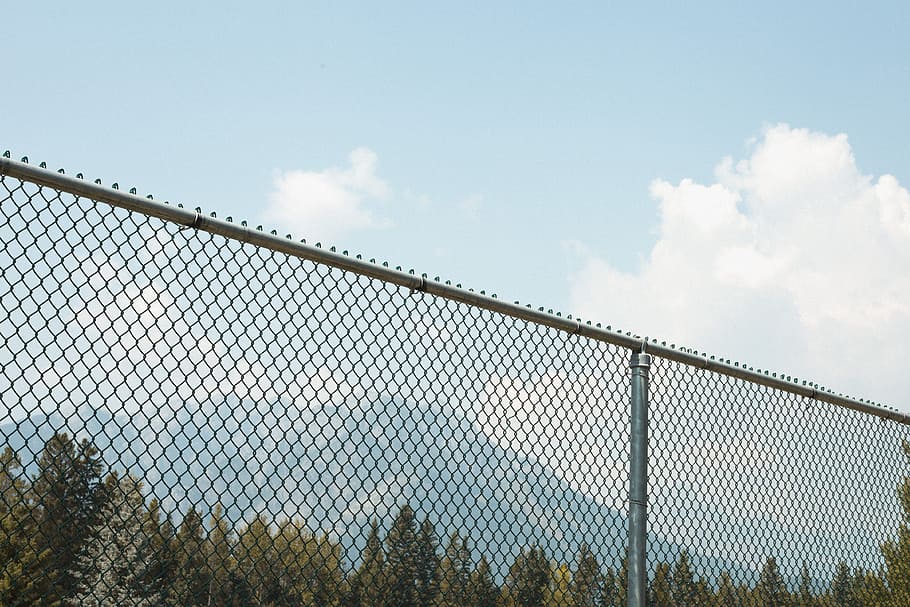 tennis, fence, sports, mountains, hip, indie photo, sporty, rocky mountains, sky, clouds