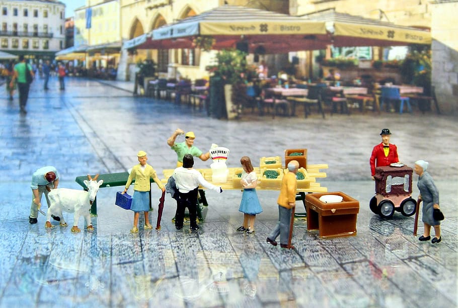 market day, historic center, miniature figures, street organ, downtown, barker, space, street cafe, bistro, shopping
