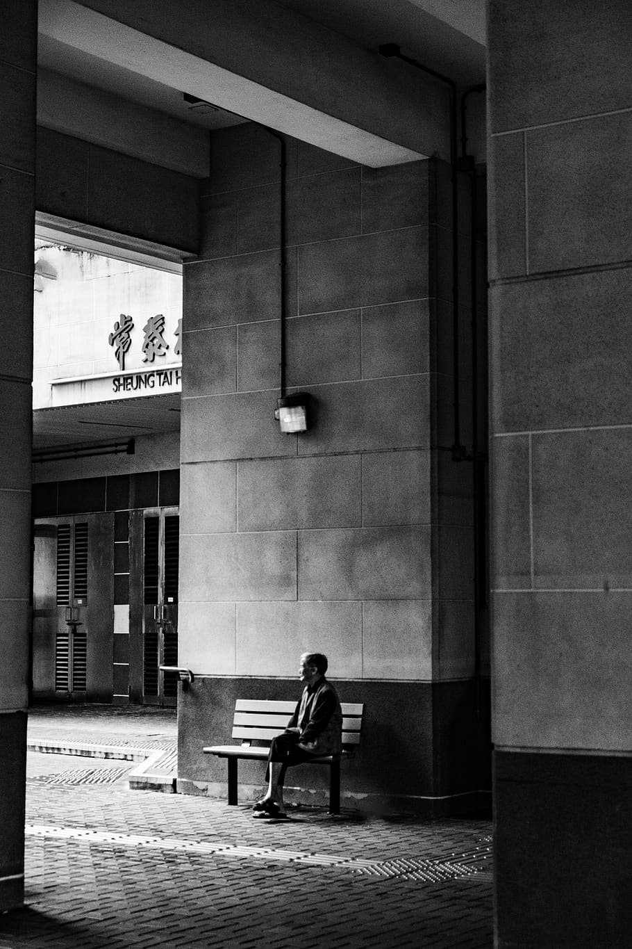 hong kong, the old man, kowloon bay, asia, old woman, black and white, alone, architecture, built structure, sitting