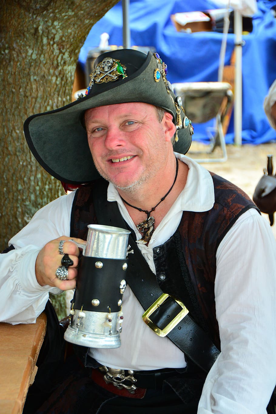 pirate, buccaneer, piracy, hat, nautical, treasure, character, looking at camera, portrait, real people