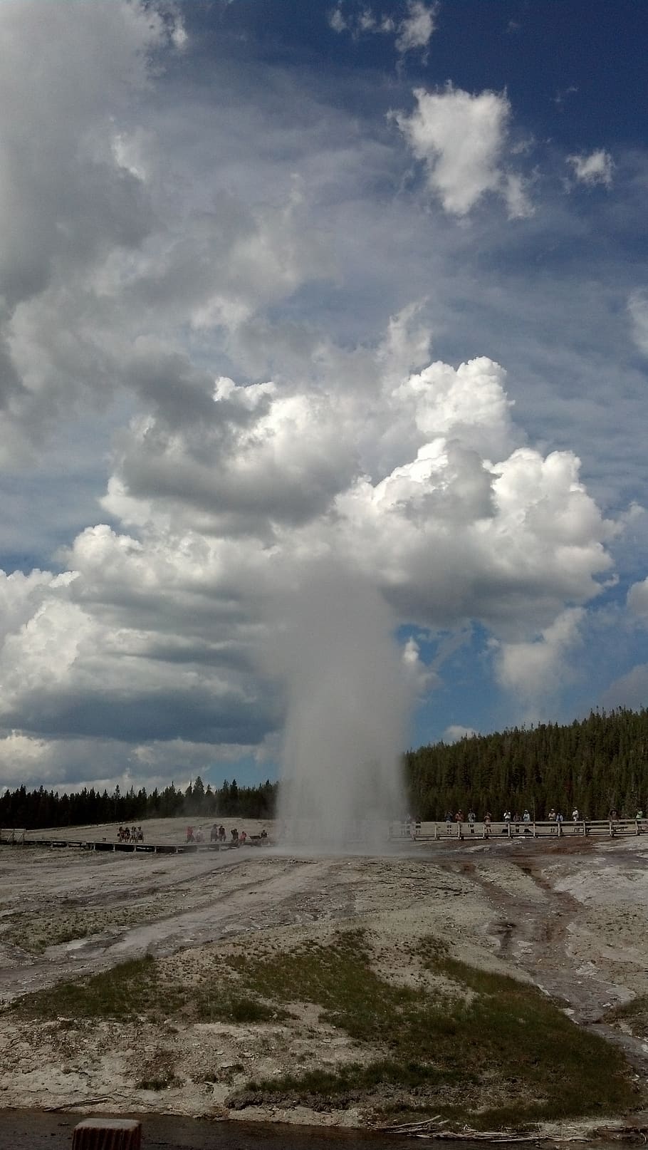 geyser, yellowstone, wyoming, landscape, volcanic, park, minerals, geology, tourism, national