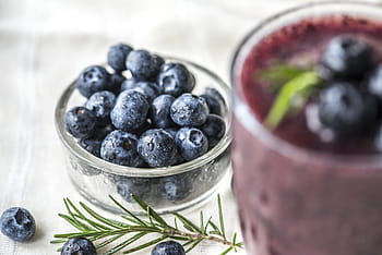 antioxidant-beverage-blueberries-blueberry-smoothie-royalty-free-thumbnail.jpg