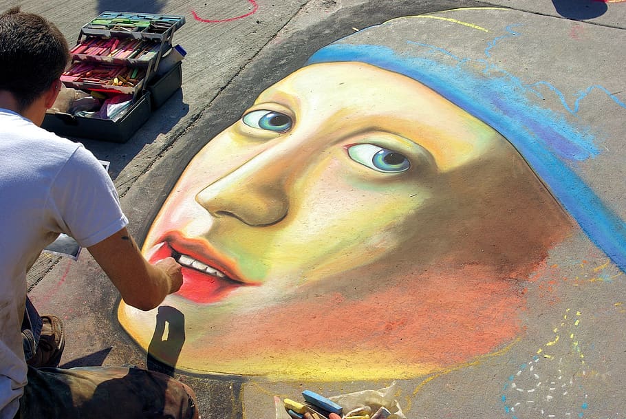 desenho de rua vermeer, giz, menina com brinco de pérola, rua, arte, desenho, cor, urbano, busking, busker