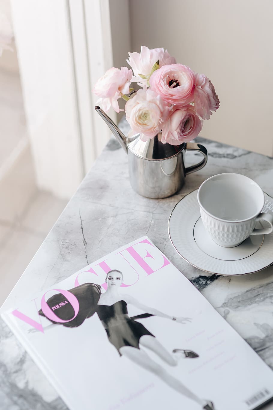 vogue poland 2 2018, &, indah, bunga buttercup, flora, lucu, majalah, bunga, mode, pink