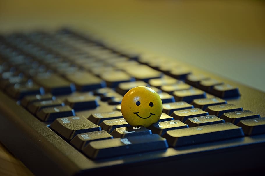 smiley, face, figure, funny, fun, office, work, keyboard, computer, workplace