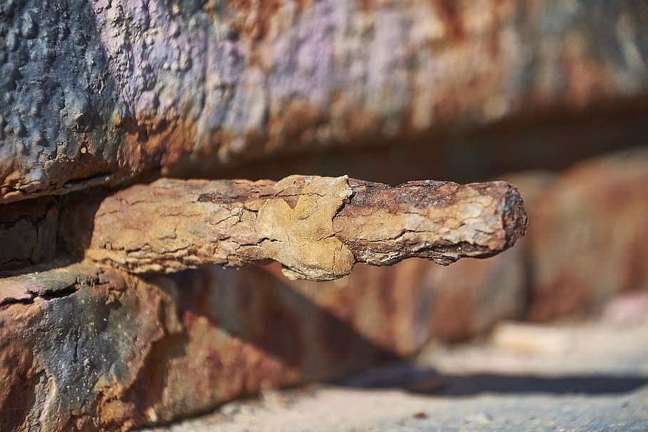 oxide, rust, rusty, scrap, abandoned, close-up, focus on foreground, old, day, weathered