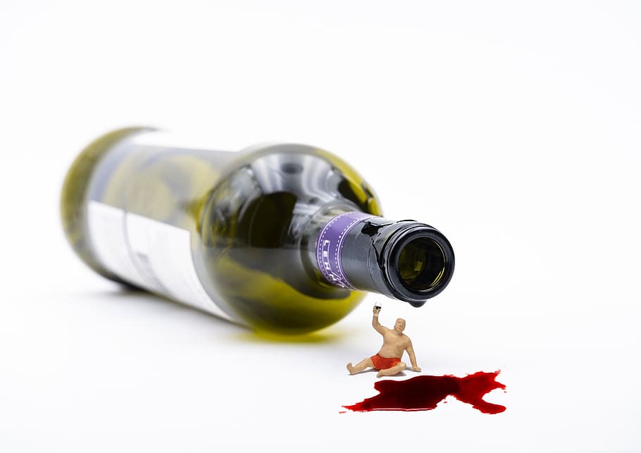 bottle, drinkers, miniature figures, drunkenness, red wine, empty, addiction, anonymous, alcohol, dependency
